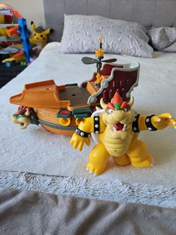 Bowser Figure with Airship Playset
