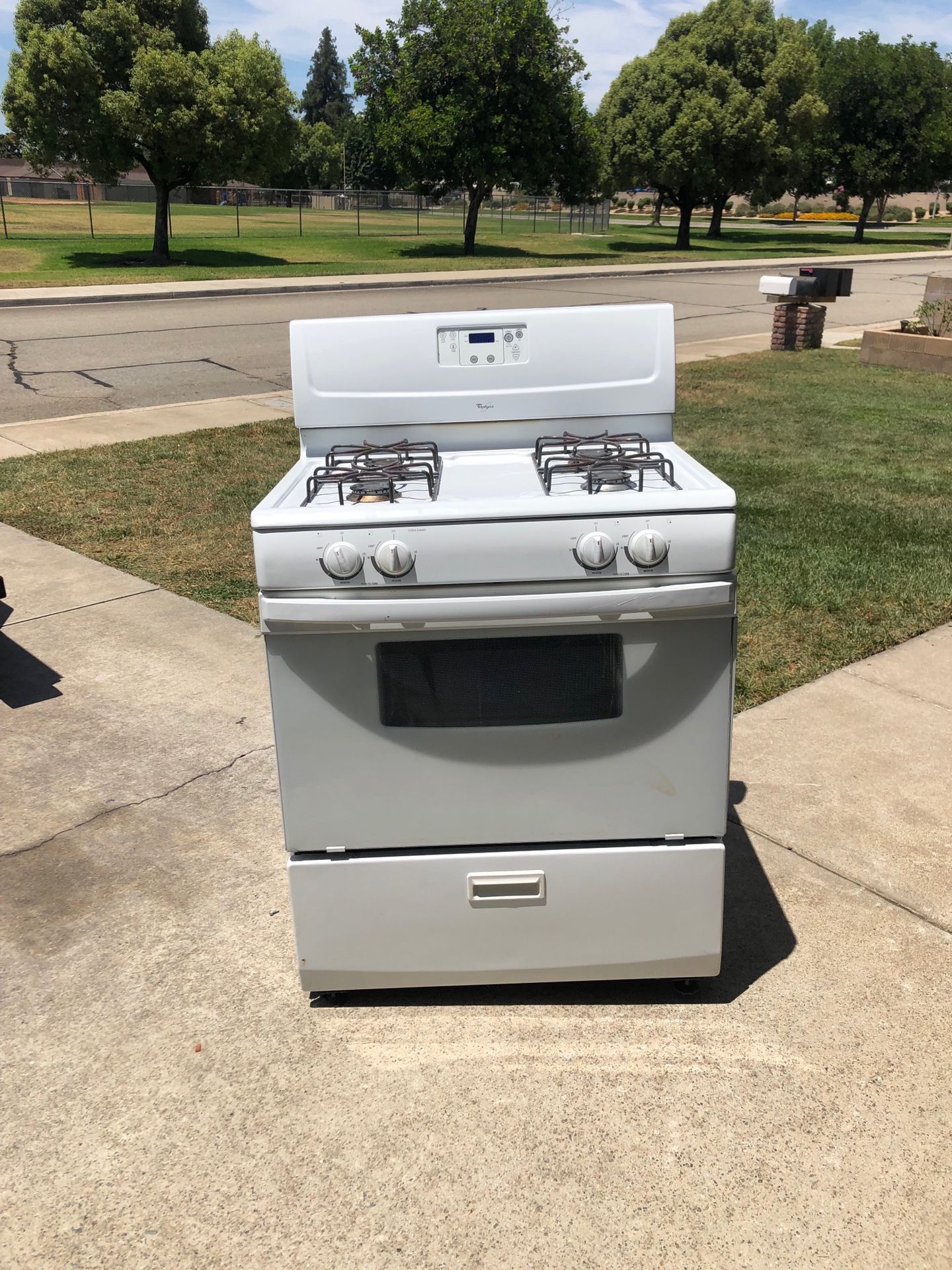 White Whirlpool Gas Stove/Oven