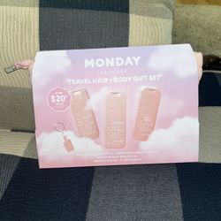 Monday Travel Shampoo Set