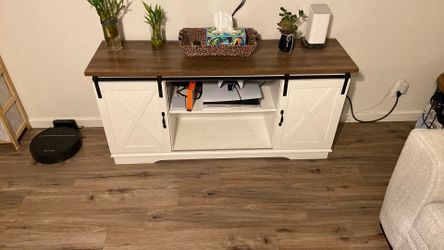 Tv stand