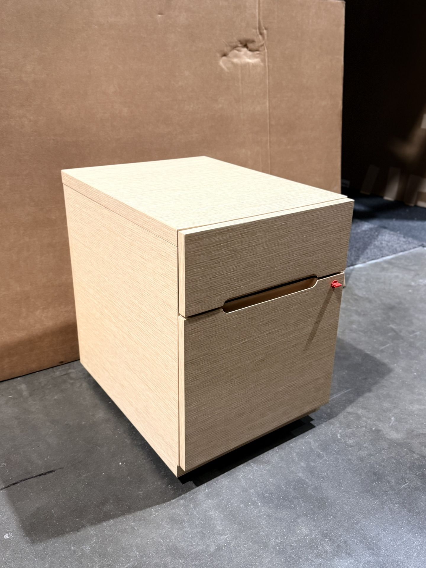 OFS mobile Pedestal Maple 