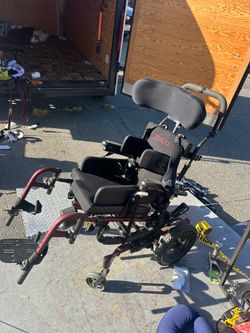 Reclinable Wheelchair  Exelente special needs