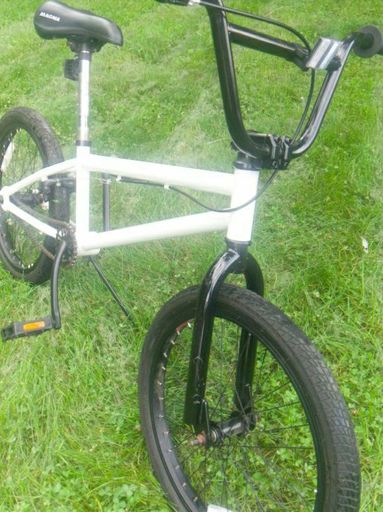 Nice White Magna BMX Bike