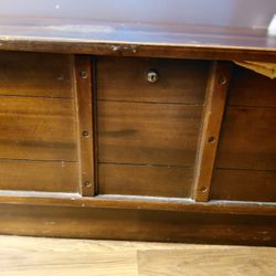 Wood  CEDER CHEST