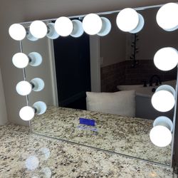 Impressions Vanity Hollywood