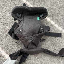 Infantino carrier (excellent Condition)