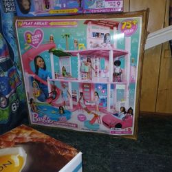 Barbie's Dreamhouse Playset 75 Plus Pieces 10 Play Areas With A Slide