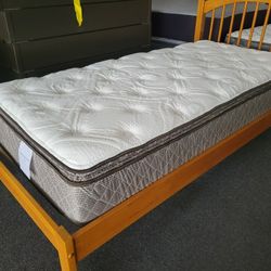 🔥🔥🔥TWIN SIZES BED WITH MATTRESS INCLUDED 🔥 DELIVERY AVAILABLE FOR $40🔥
