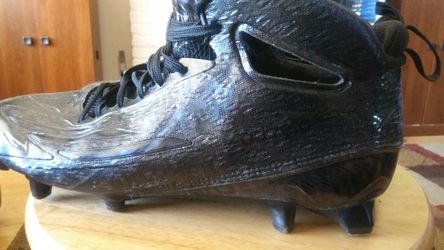 Mens size 11 1/2 "addidas adizero" cleats