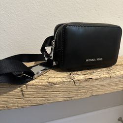 Michael Kors Leather Belt Bag - Black 