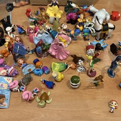 Huge Lot Of Disney Figures All For $25 Please Read Post Before Messaging 