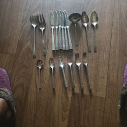 1847 Rogers Bros FIRST LOVE Silver Plated Silverware