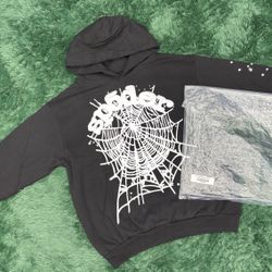 BLACK & WHITE SPIDER HOODIE🛍️🧼