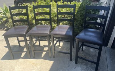 4 Nice Chairs