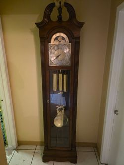 Howard Miller clock
