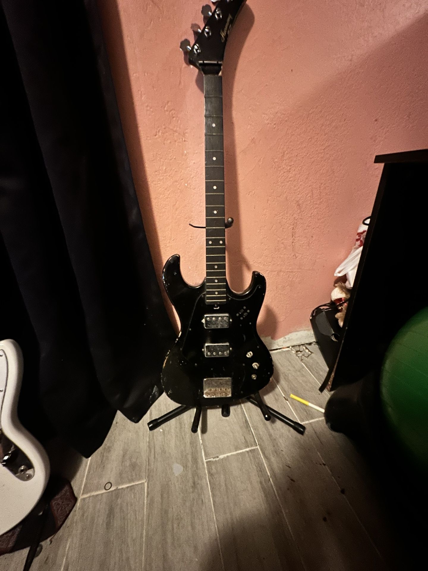 vintage harmony H906 short scale bass