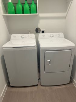 Frigidaire washer & dryer set