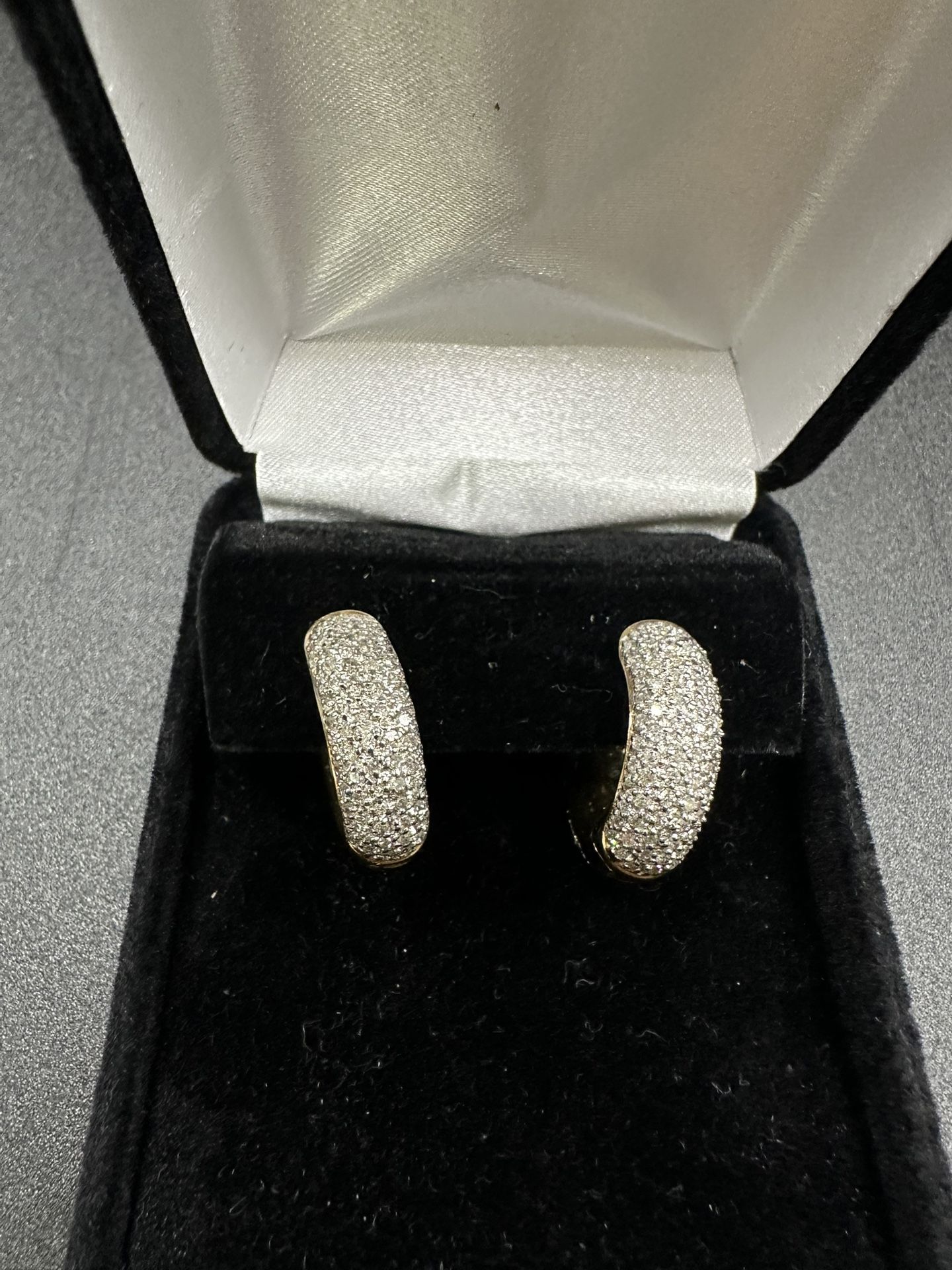 14k Gold diamond hoop earrings!