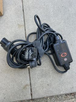 FIAT 500E 500 E ELECTRIC CAR BATTERY EV CHARGER PLUG IN 120V 12A J1772