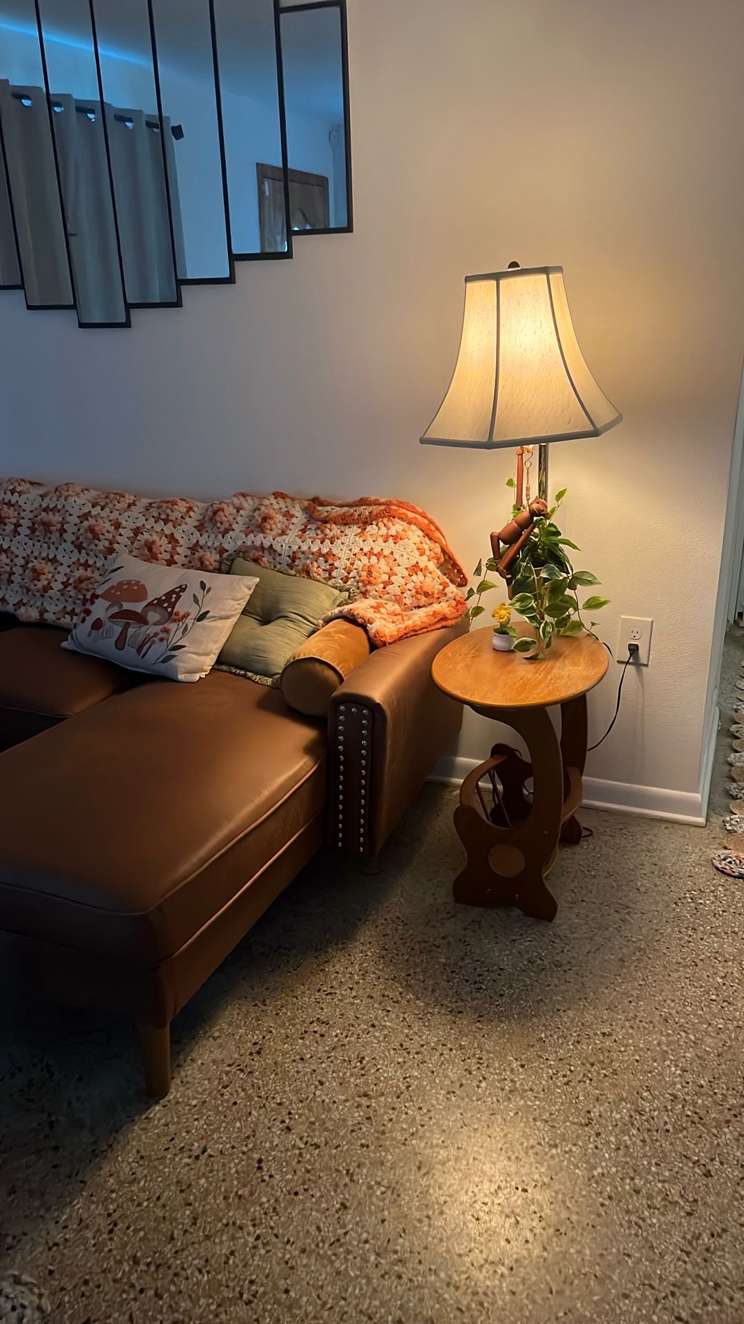 Wooden End Table with Lamp