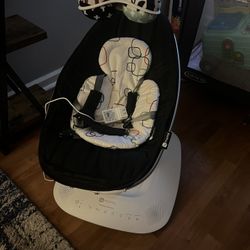 4moms Mamaroo Multi-Motion Visit Baby Swing