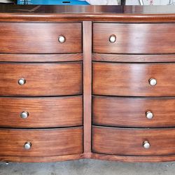 Large 8-Drawer Bow-Front Dresser - 5.5ft