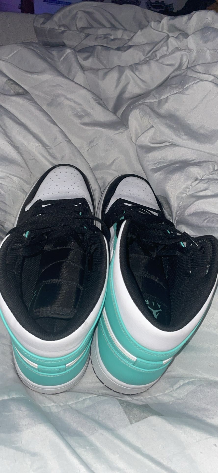 Jordan 1 Tropical Blue