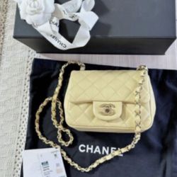 AUTHENTIC CHANEL PURSE EXCELLENT CONDITION 
