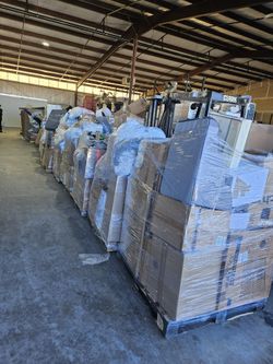 Am@zon Mediums Are Here!! 4 To 5 Ft Pallets $399 Each Dont Miss Out!