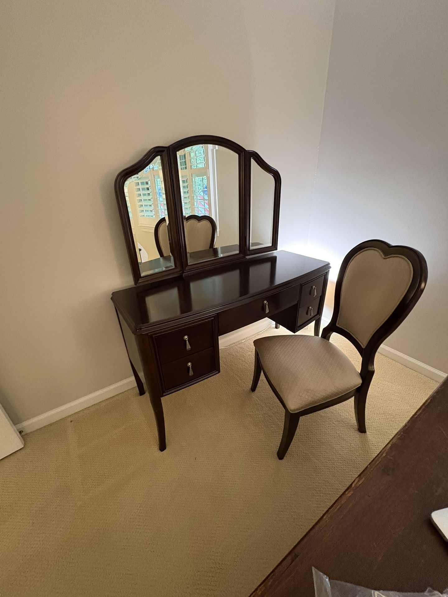 📫 Moving ~ Wood Makeup Vanity With Storage And Arched Mirrors And Matching Chair