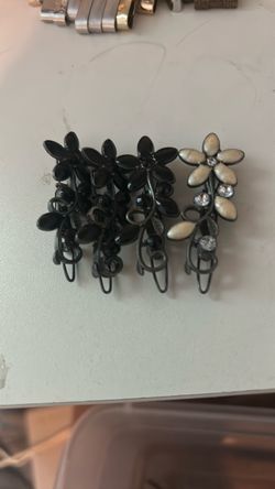 Cute 4 pc flower hair clips