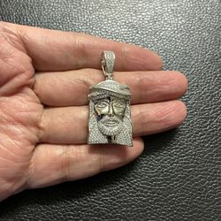 925 Sterling Silver Jesus Pendant (M $45 Each)(small $28 Each)