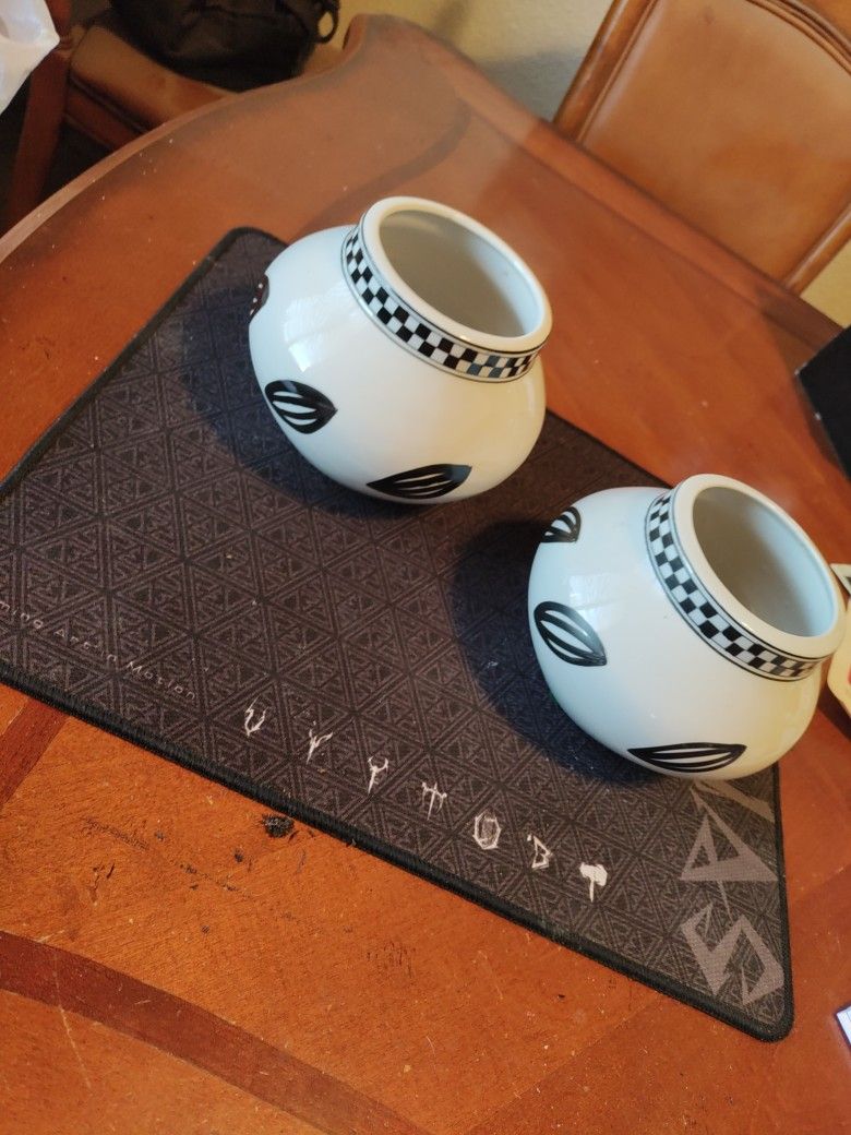 2-MATCHING TERRA  VASES- 2- FOR $ 9.99    PICK ⛏️ UP ONLY