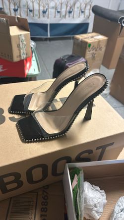 Size 6, High Heels