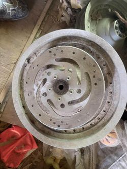 OEM Harley Davidson 16" Solid Disc Aluminum Wheel Rim w/ Brake Rotor Fat Boy
​Harley Davidson Cast Aluminum 16x3 Solid Dish Wheel Rim Assembly & Brake