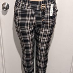 New Women's Leggings Available In Size S/M And L/XL They Are Really Warm 