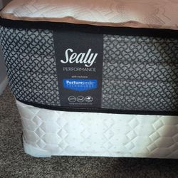 Full Size Mattress With box spring And frame