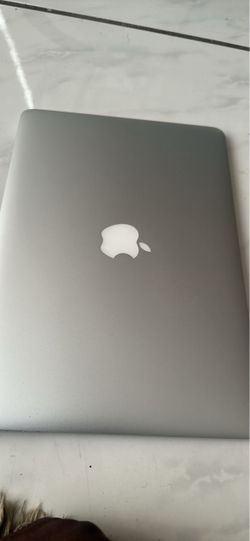 MAC book air  like new  2017  13 inches