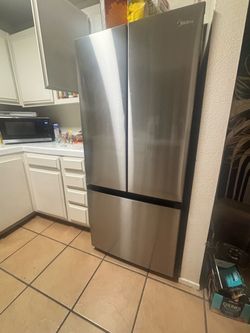 Midea 18.4 cu. ft. French Door Bottom Freezer in Stainless Steel