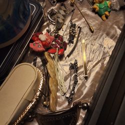 ​Clean Out Your Jewelry Box! 💎​