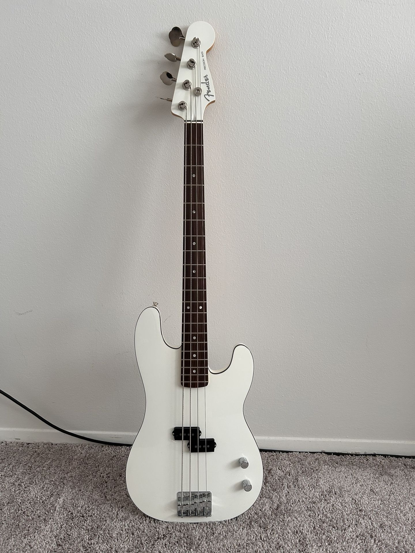 Fender Aerodyne Special Precision Bass (2023) Rosewood Fingerboard with Amp, Amp Cover, Hard Case, Tuner, Cables and Power Supply