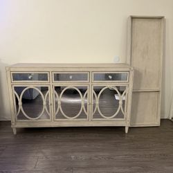 DRESSER & CHANGING TOPPER Restoration Hardware (57"W x 18¼"D x 36"H) Delivery available