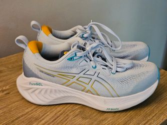 Women's Asics Cumulus 26, Size 7.5