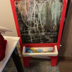 Kids Chalk Board Easel