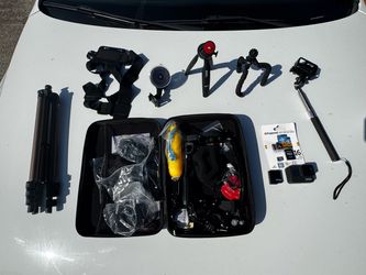 GoPro HERO7 Black + Accessories Bundle