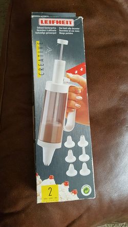 Leifheit One Hand Cake Decorator