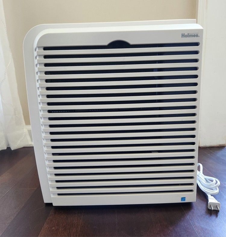 Holmes Products True HEPA Console Large Room Air Purifier with HEPA & Carbon Filters, Four settings from 1-4 and Quiet Operation. Model: HAP726. NEW!!