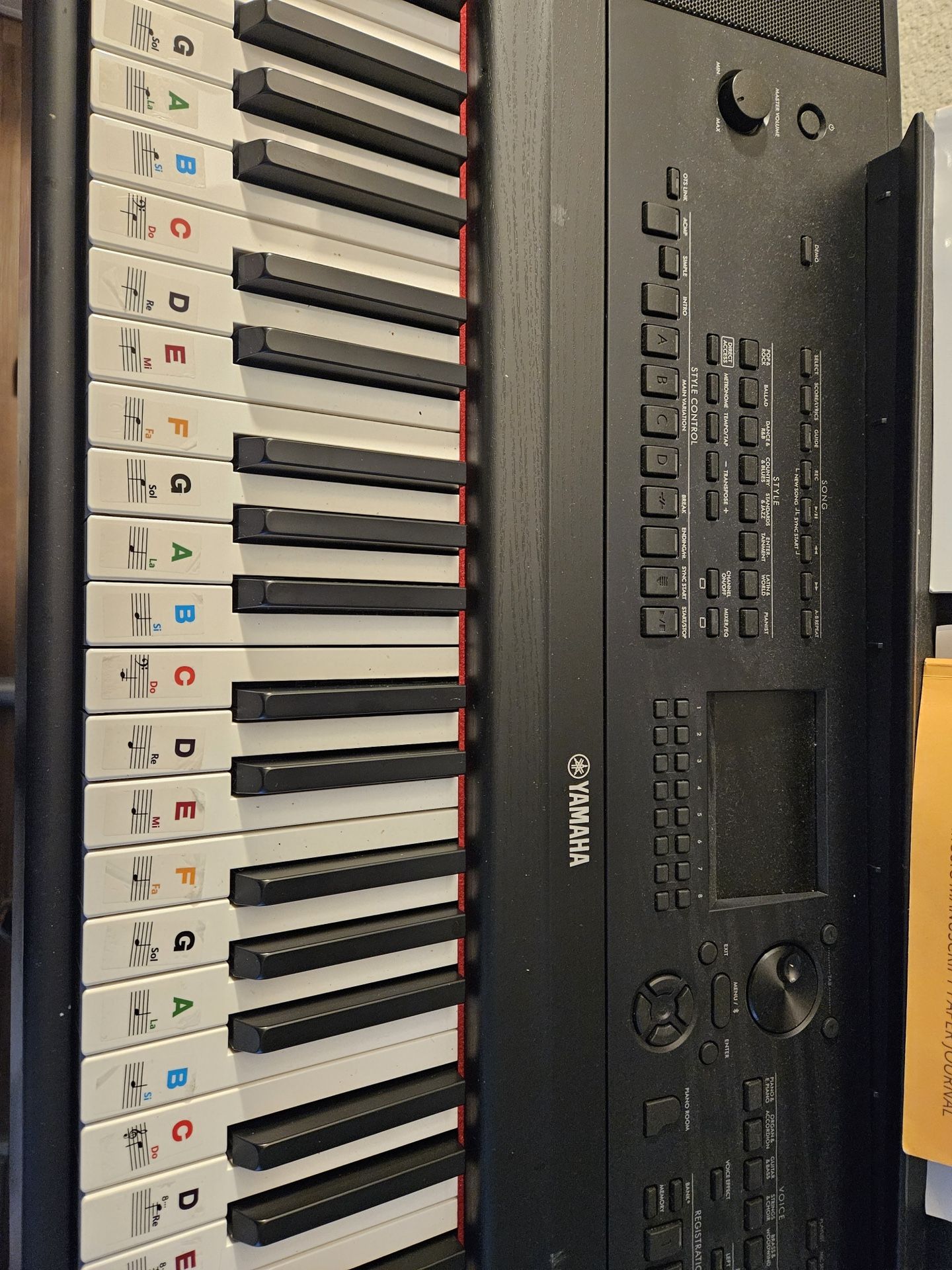 Yamaha DGX-670