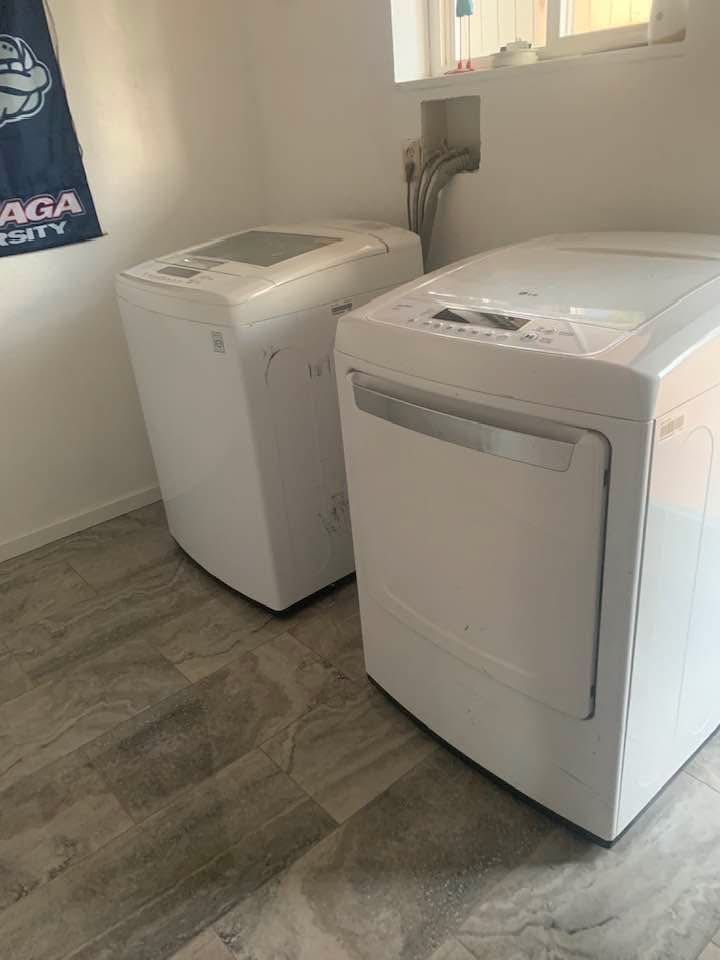 Washer & Dryer (LG)