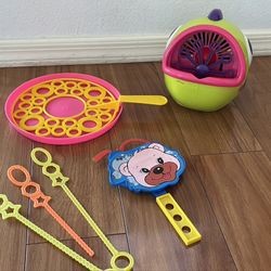 Bubble Party featuring a Fish-shaped Bubble Machine